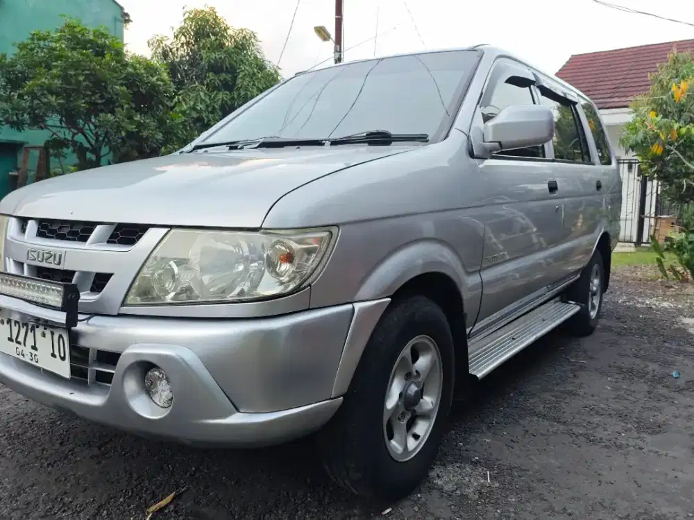 Isuzu Panther LM 2005 kondisi Special