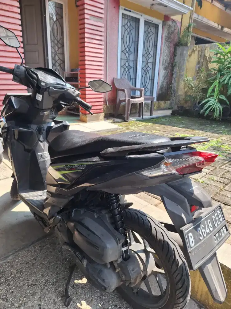 Honda Vario 125 LED 2016 Titanium Black (Abu-abu Hijau)