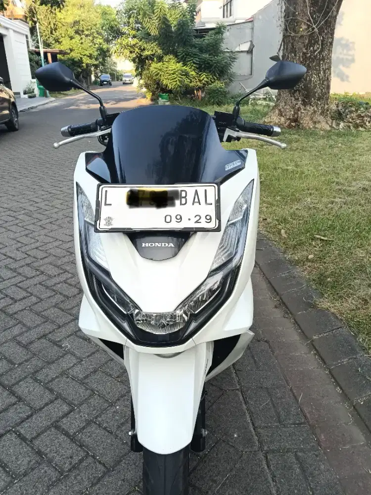 Rp. 32.500.000,- Km 14.000 Honda PCX 160 ABS Thn 2024 Warna Putih