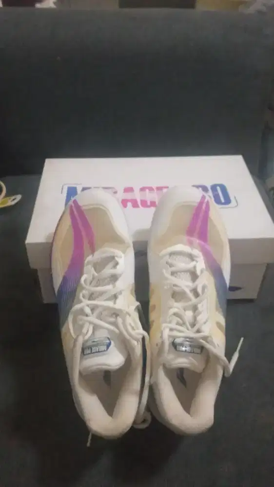 Sepatu Badminton