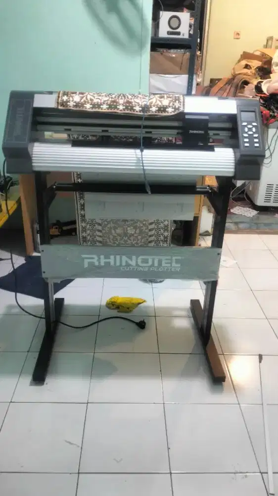 Mesin cutting rhinotec