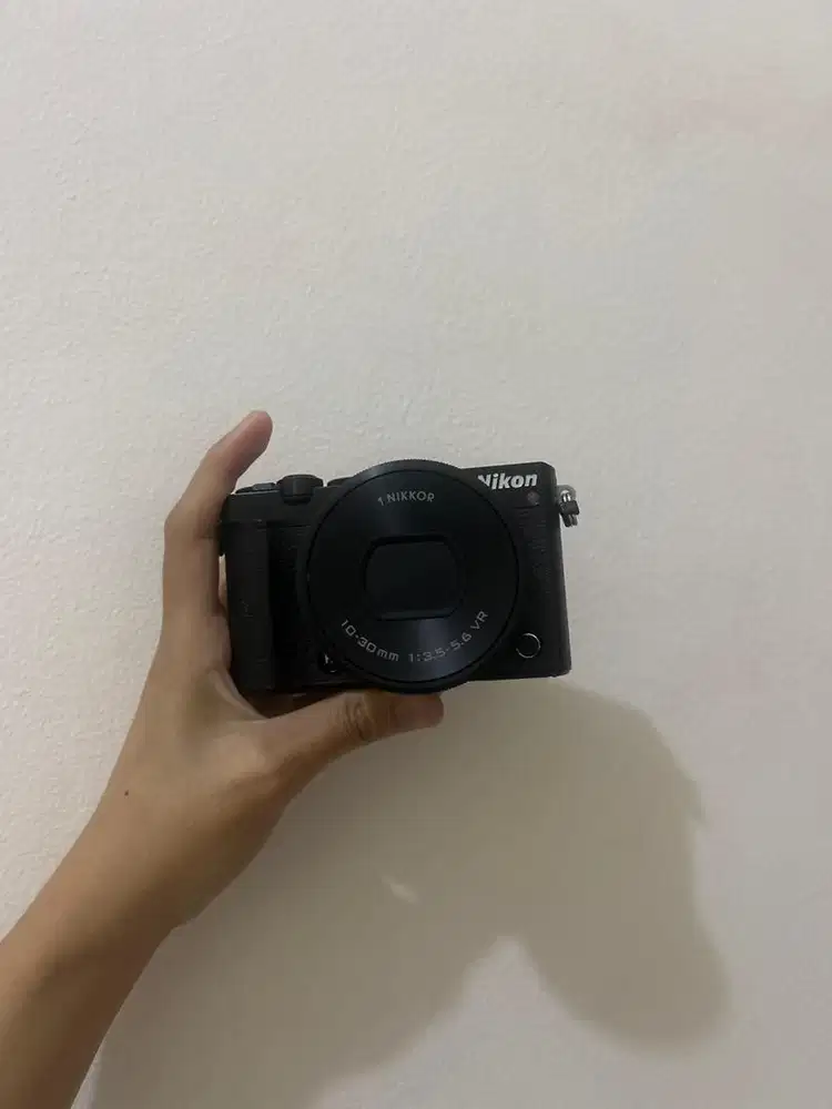 Kamera Digital Nikon 1 J5 Mirrorless Touch Screen