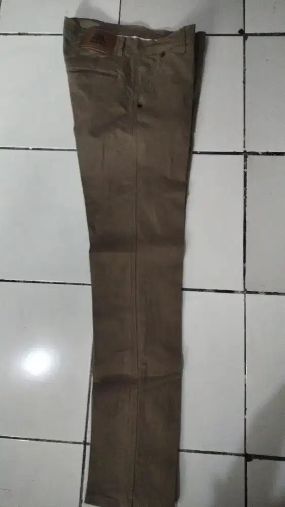 Celana Chinos Malmo