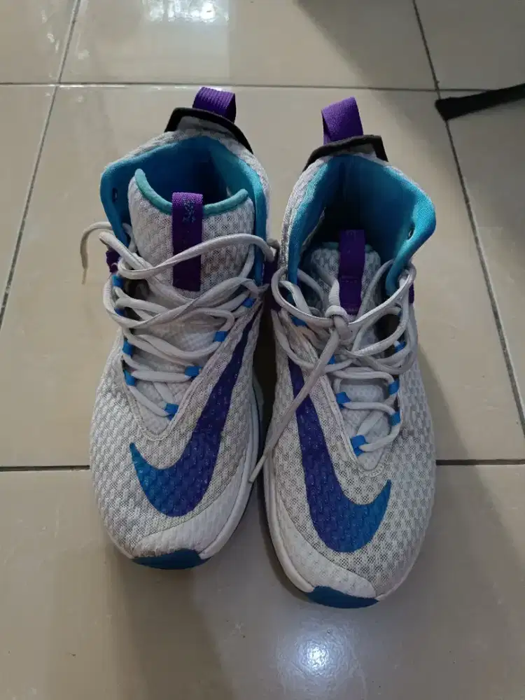 Sepatu Nike second