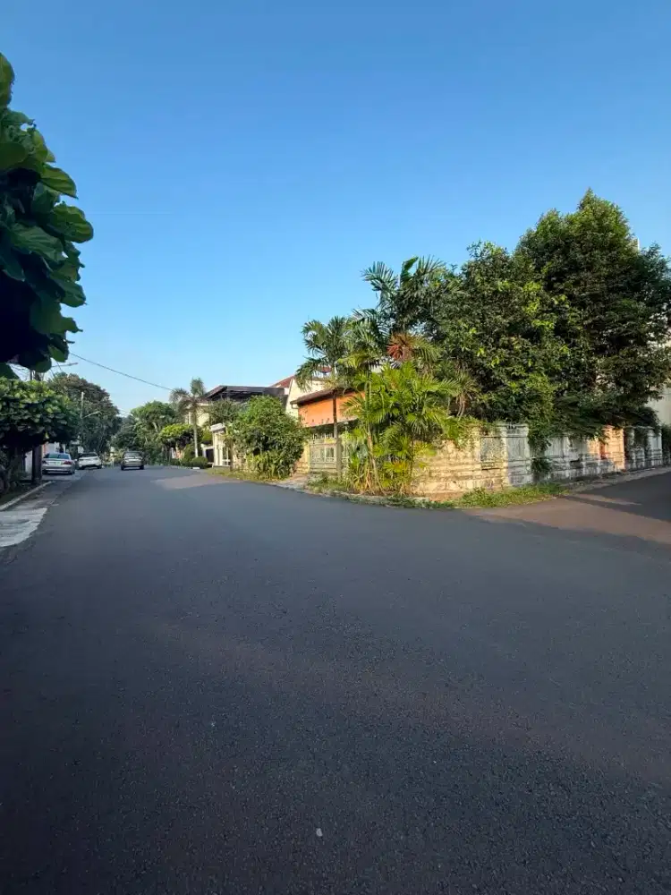 Dijual rumah dalam komplek Tebet lokasi terbaik