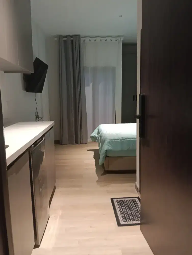 Di Sewakan Apartemen Azure Suites,Deket RS & Pusat Kota