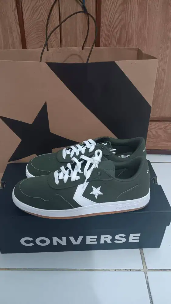 Sepatu Converse Sport Casual UK. 42