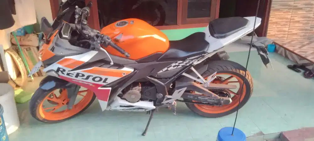 CBR150R REPSOL TAHUN 2016