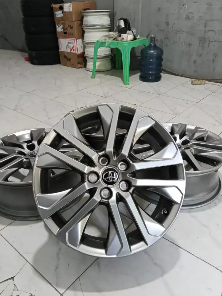 JUAL/TT VELG OEM COPOTAN ZENIX HYBRID TIPE Q R18 VCD 5X114 MULUS