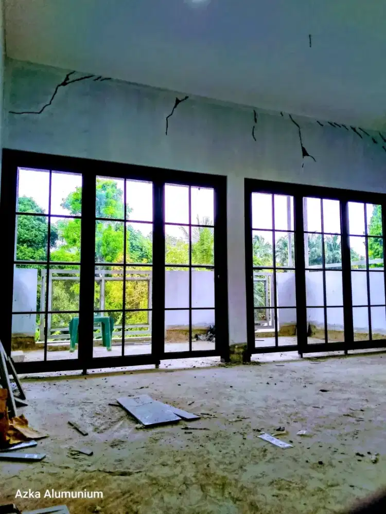 Tempahan pintu kaca
