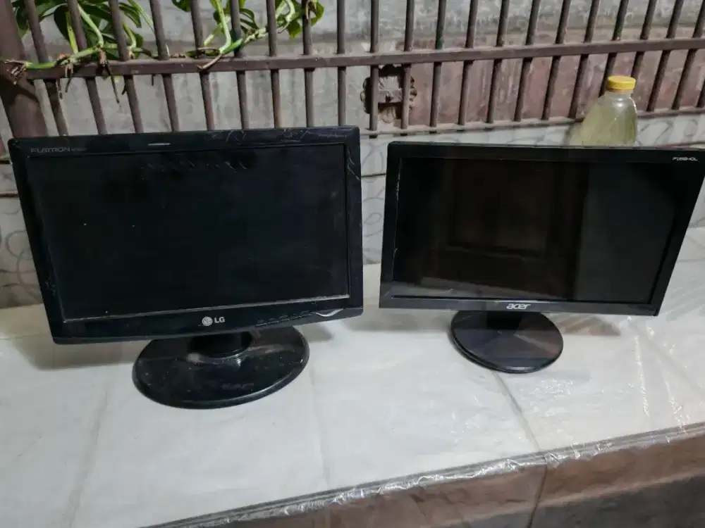 Monitor 2 pcs Acer dan LG