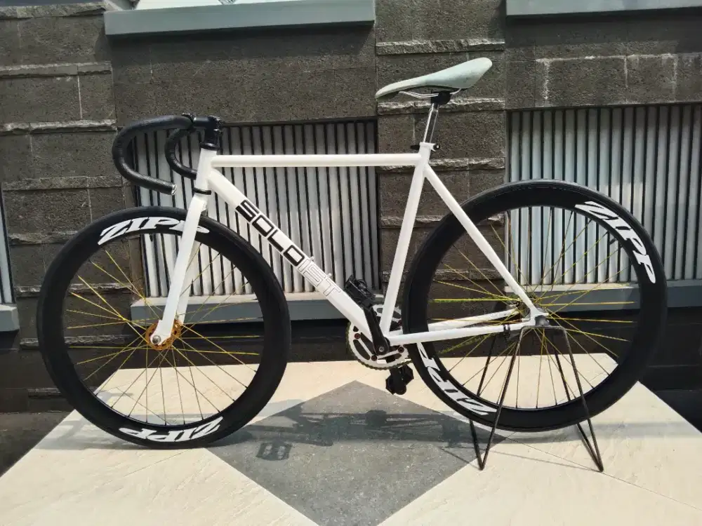 Sepeda fixie solois 02