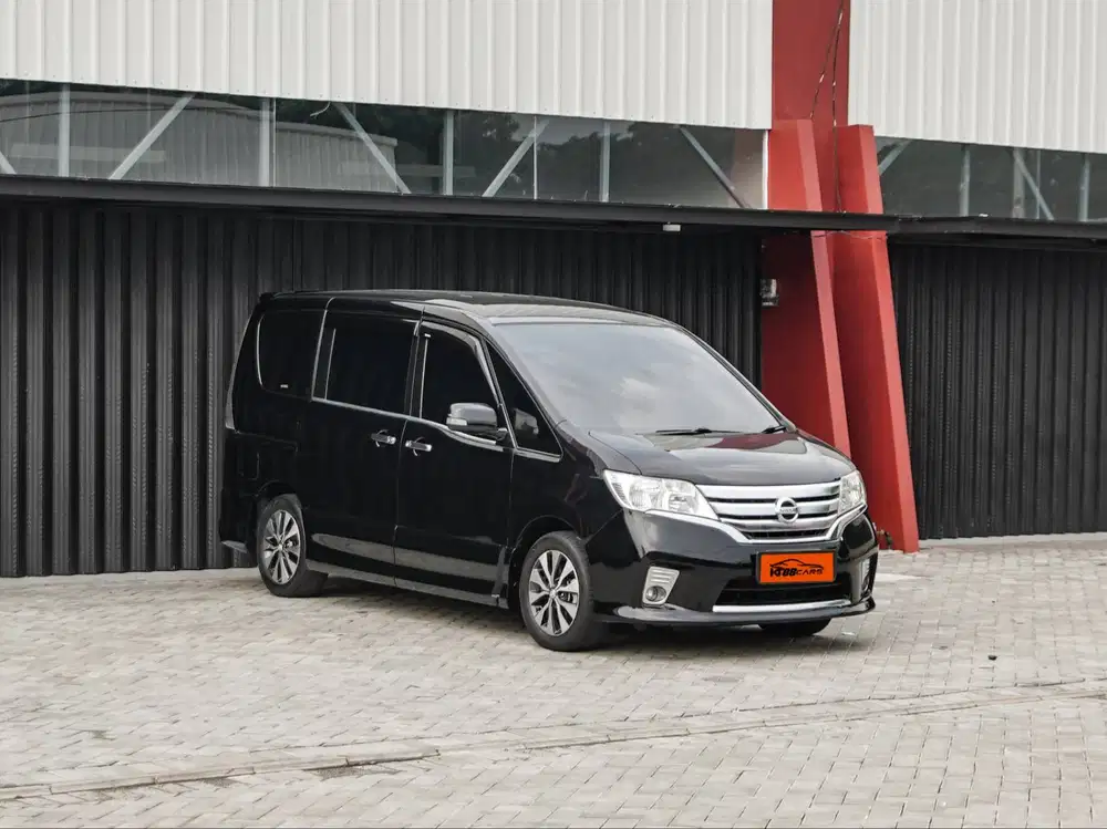 Nissan Serena Highway star 2013 hitam