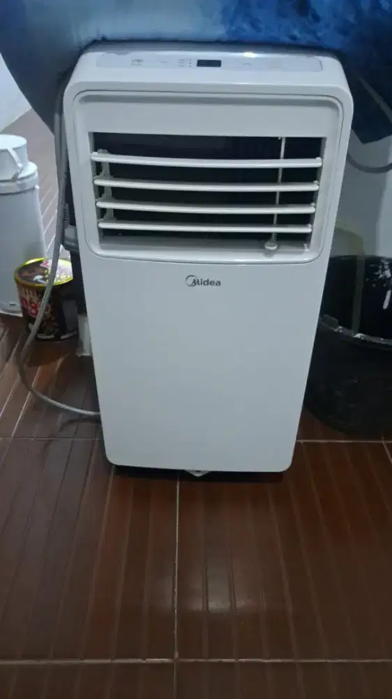 Midea AC portabel