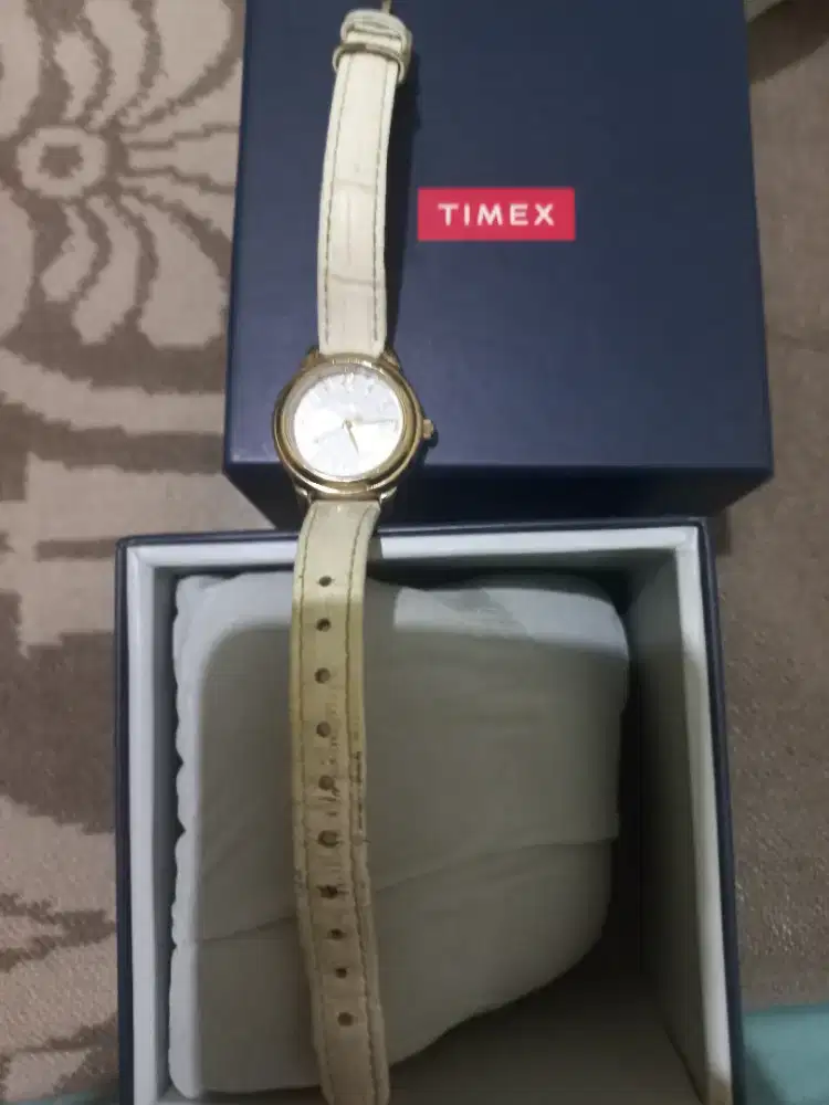Jam tangan wanita Timex