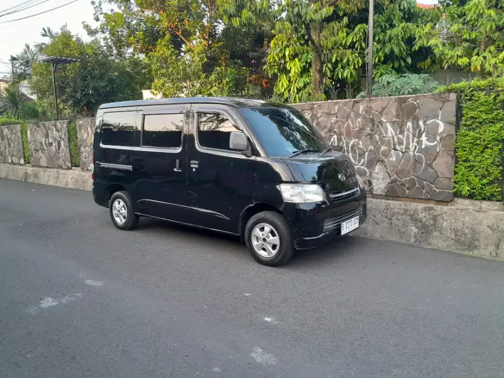 Daihatsu Granmax minibus 1.3cc ac