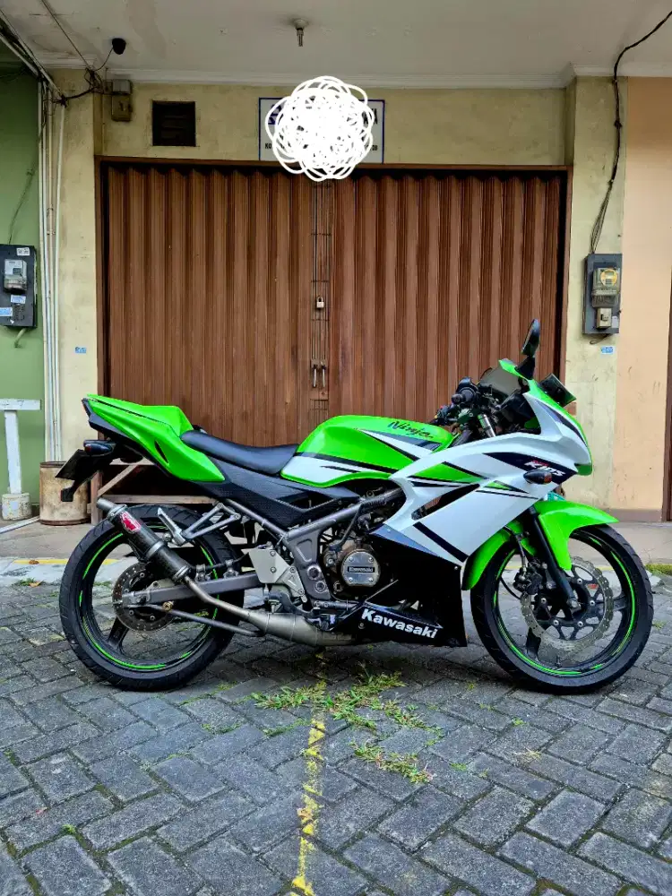 Kawasaki Ninja 150 RR New. 30thn Anniversary