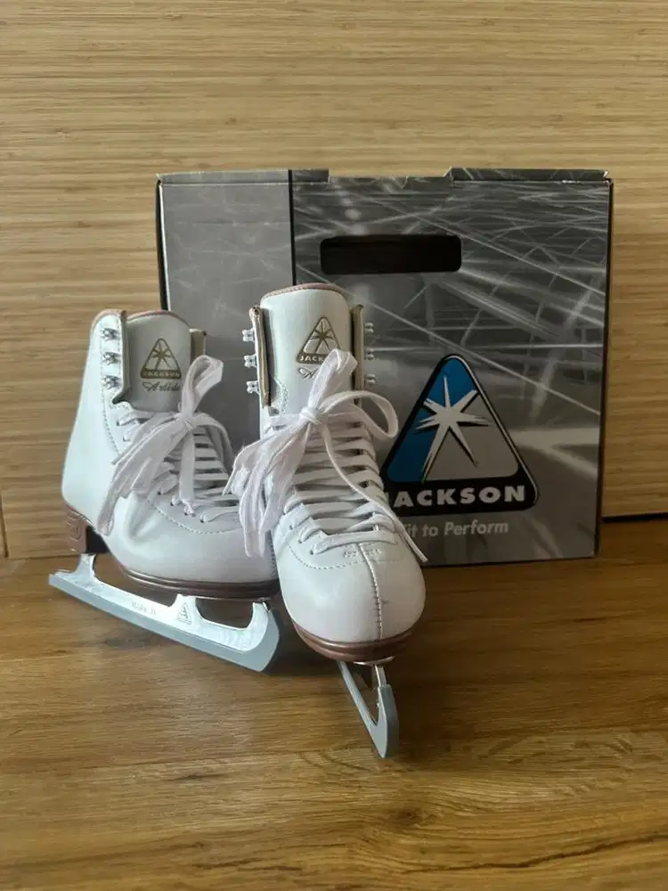 FOR SALE JACKSON FIGURE SKATES ARTISTE