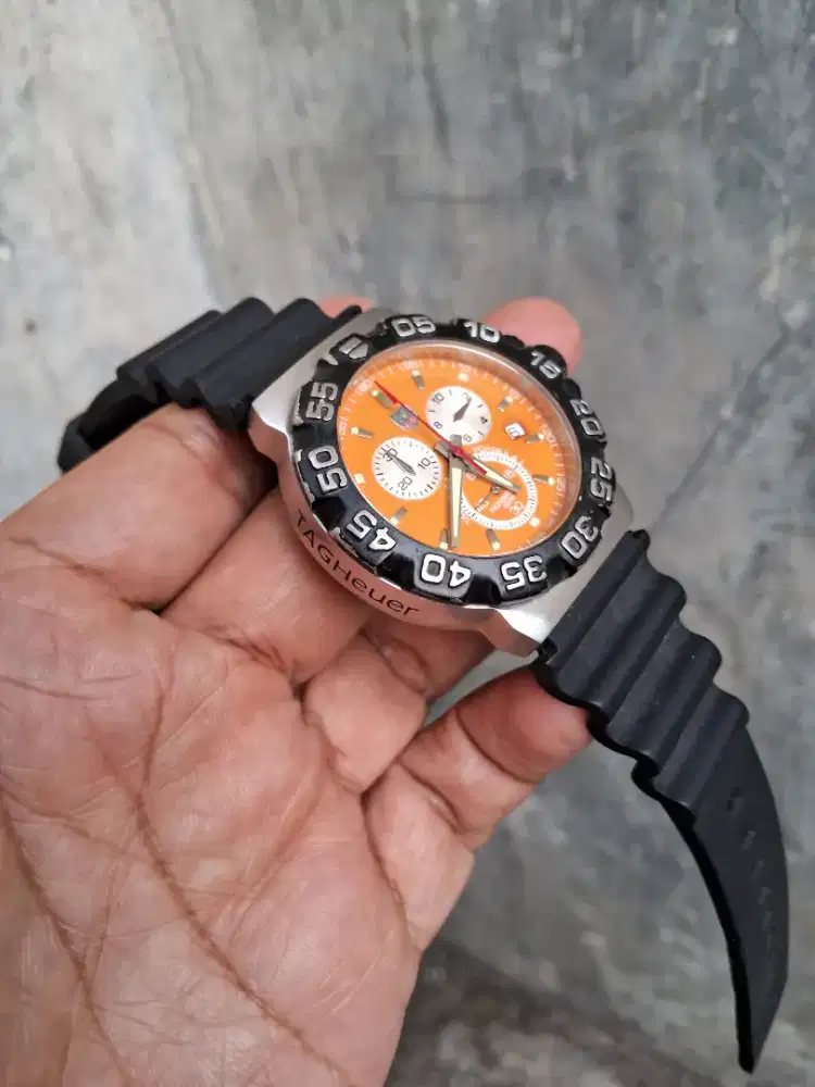 TAG HEUER FORMULA 1 CHRONOGRAPH ORANGE DIAL