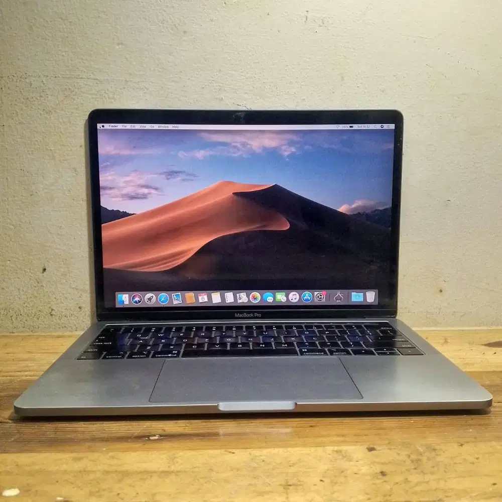 Macbook Pro 13 inch 2019 core i5 Ram 8 GB SSD 256 GB  touch bar