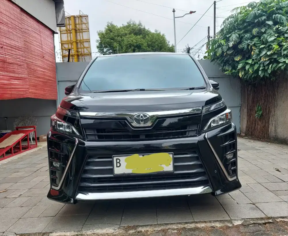 Prima Toyota Voxy 2.0 At 2018