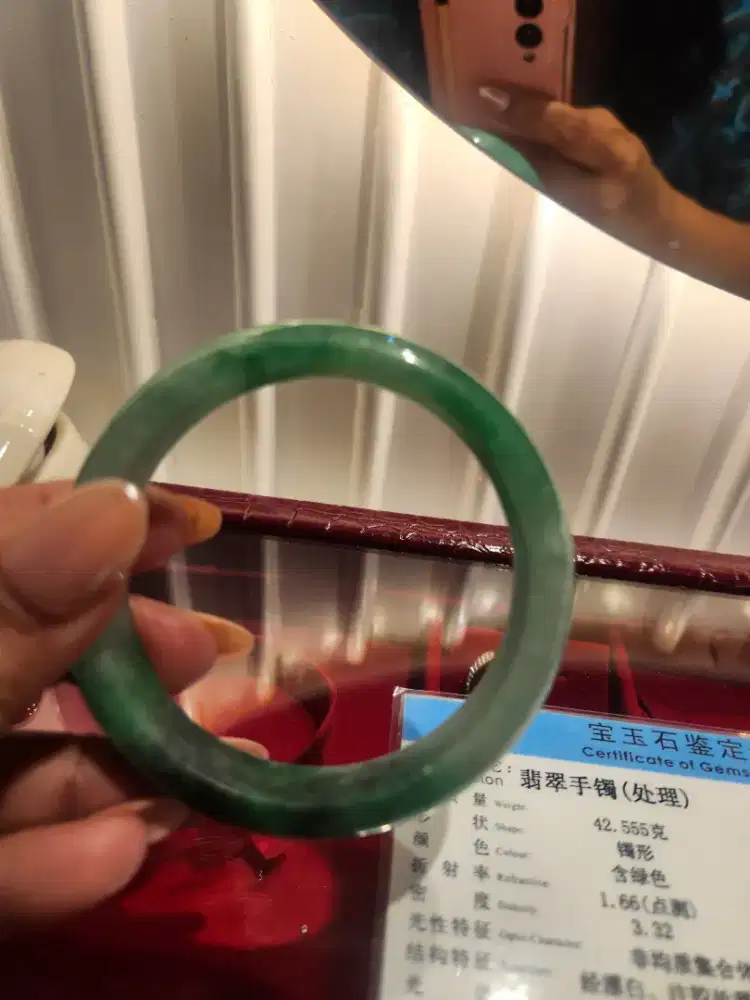 Gelang giok asli berserifikat