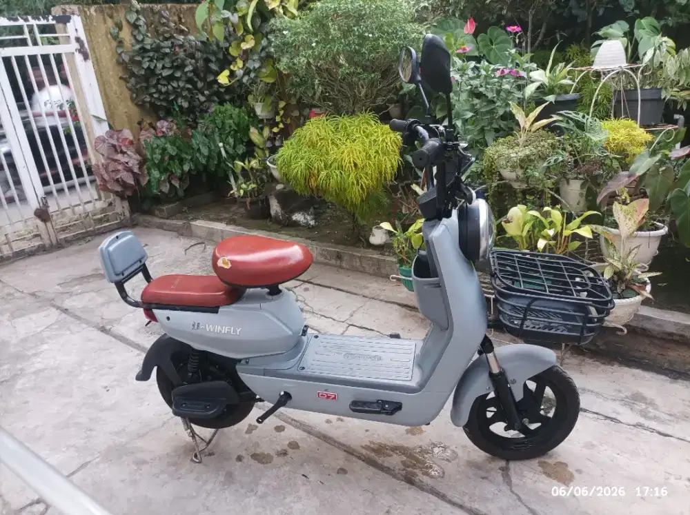 Sepeda listrik uwinfly D7