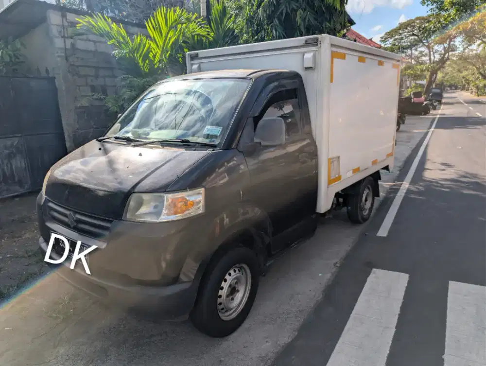 Mobil box Suzuki APV Mega Carry box 2013 sehat lengkap hidup