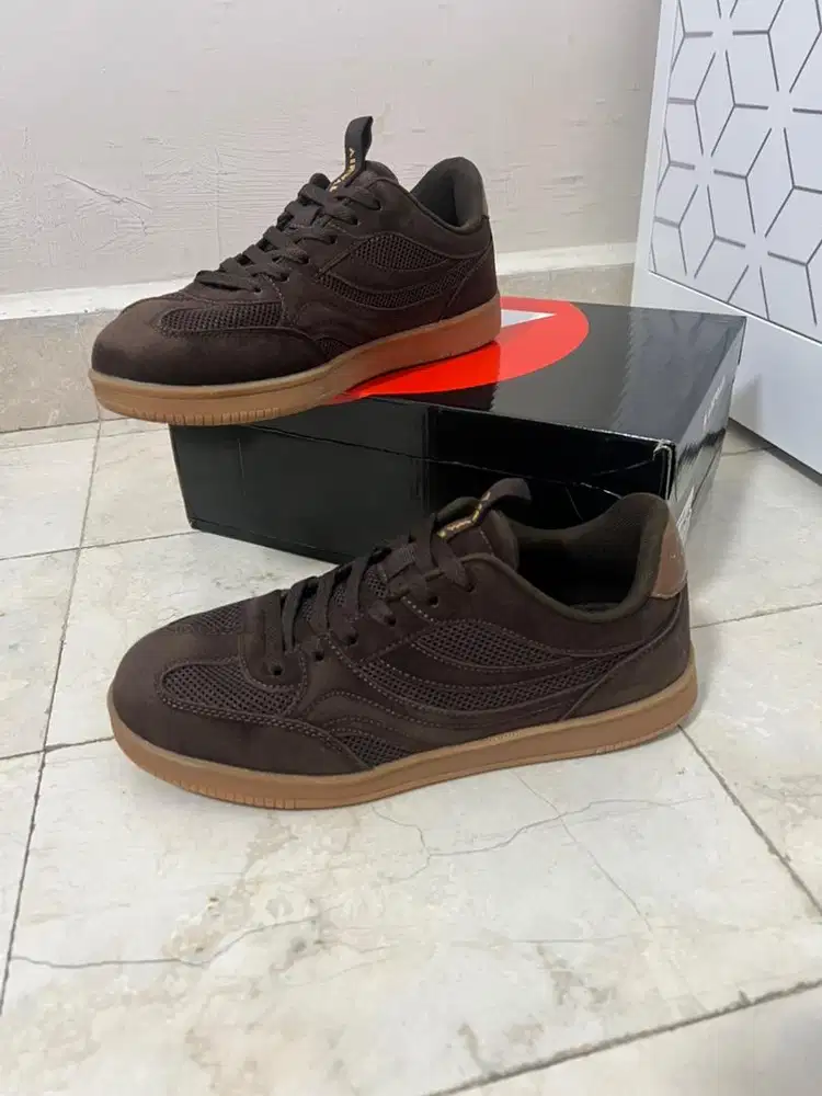 Sepatu Sneakers AIRWALK size 40