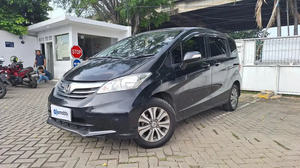 TDP 1 JUTA Honda Freed 1.5 E Bensin-AT 2013 Hitam CCKCB