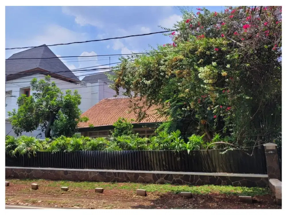 Rumah Arsitektur 1962 Klasik dijual di Brawijaya, Kebayoran Baru, South Jakarta