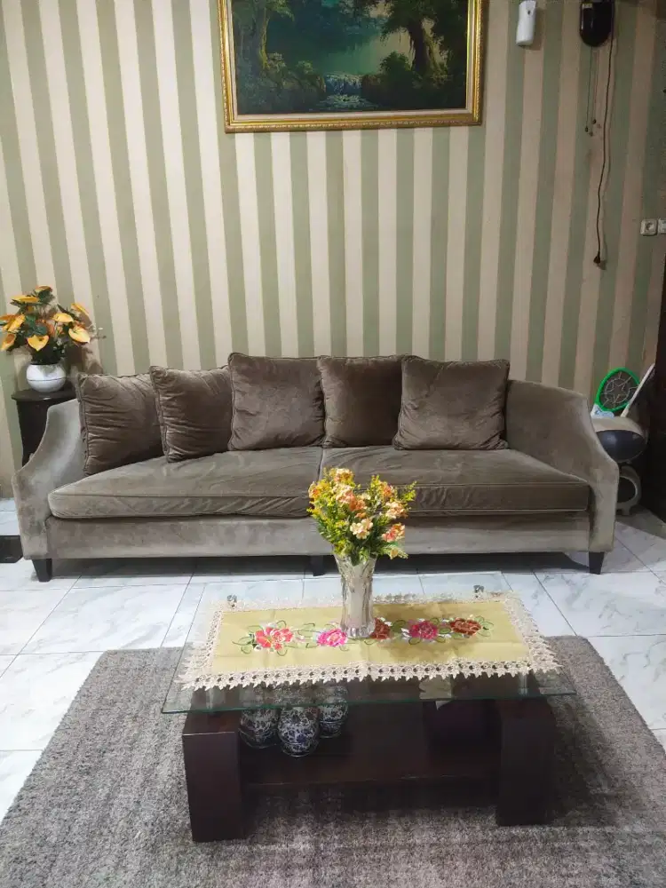Dijual sofa 3 seat beserta meja pondok aren