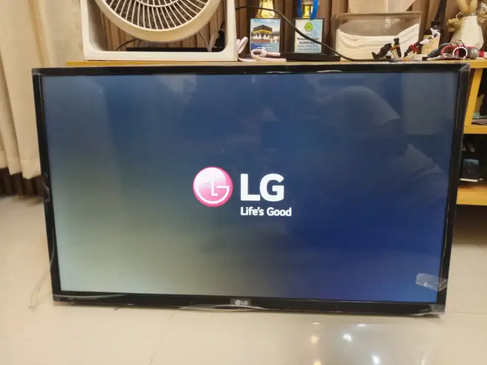 TV LED LG 32 Inch + Bracket