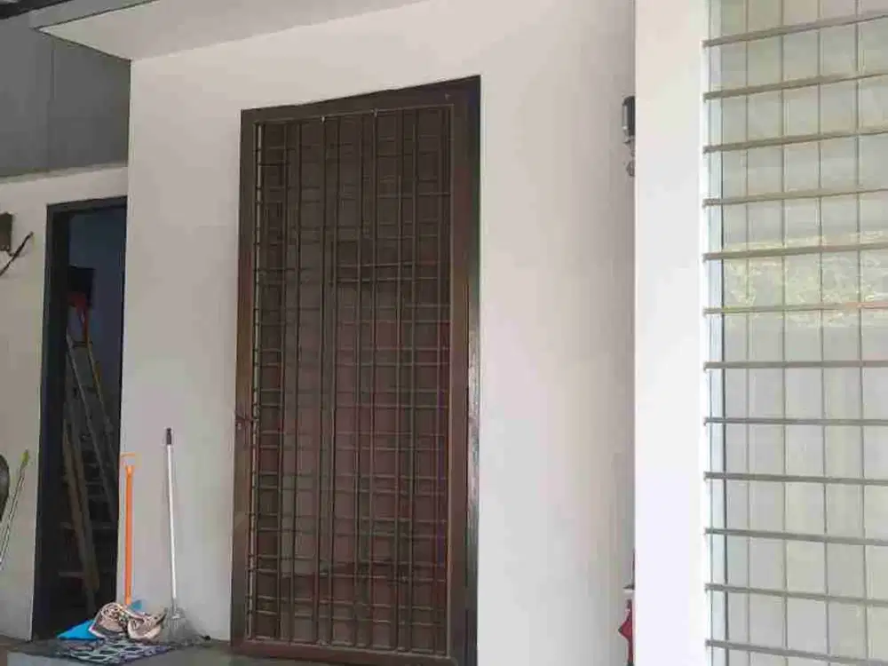Rumah Siap Huni Disewakan di Taman Holis Indah Bandung – 4 Kamar Tidur, Semi Furnished