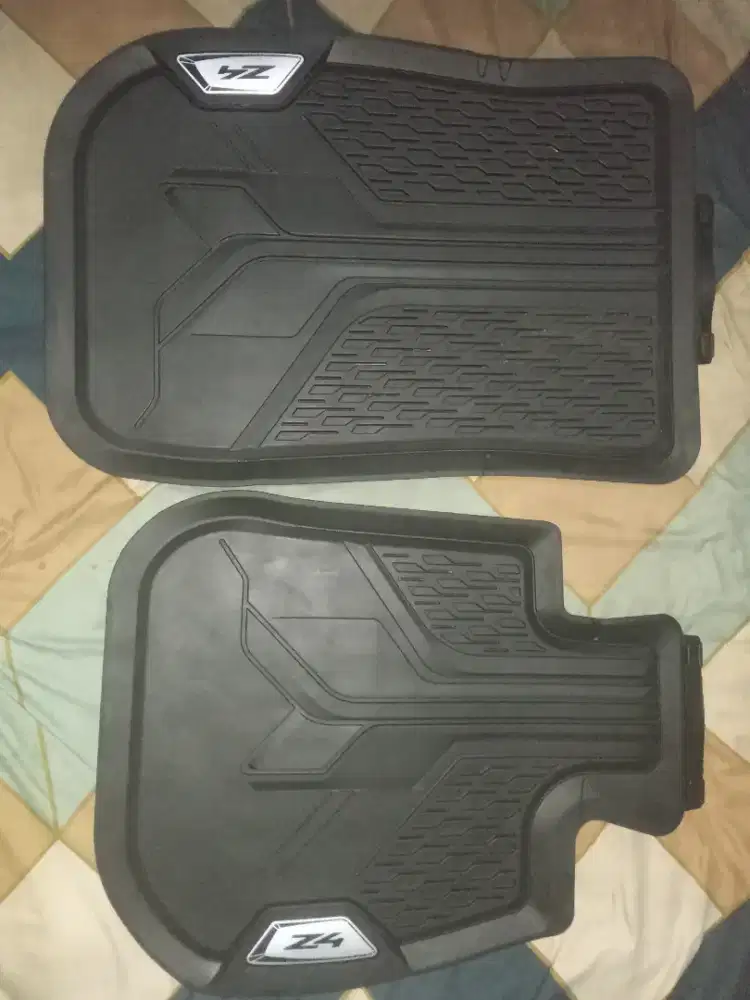 Karpet karet original BMW G29 Z4 all weather 2 pintu