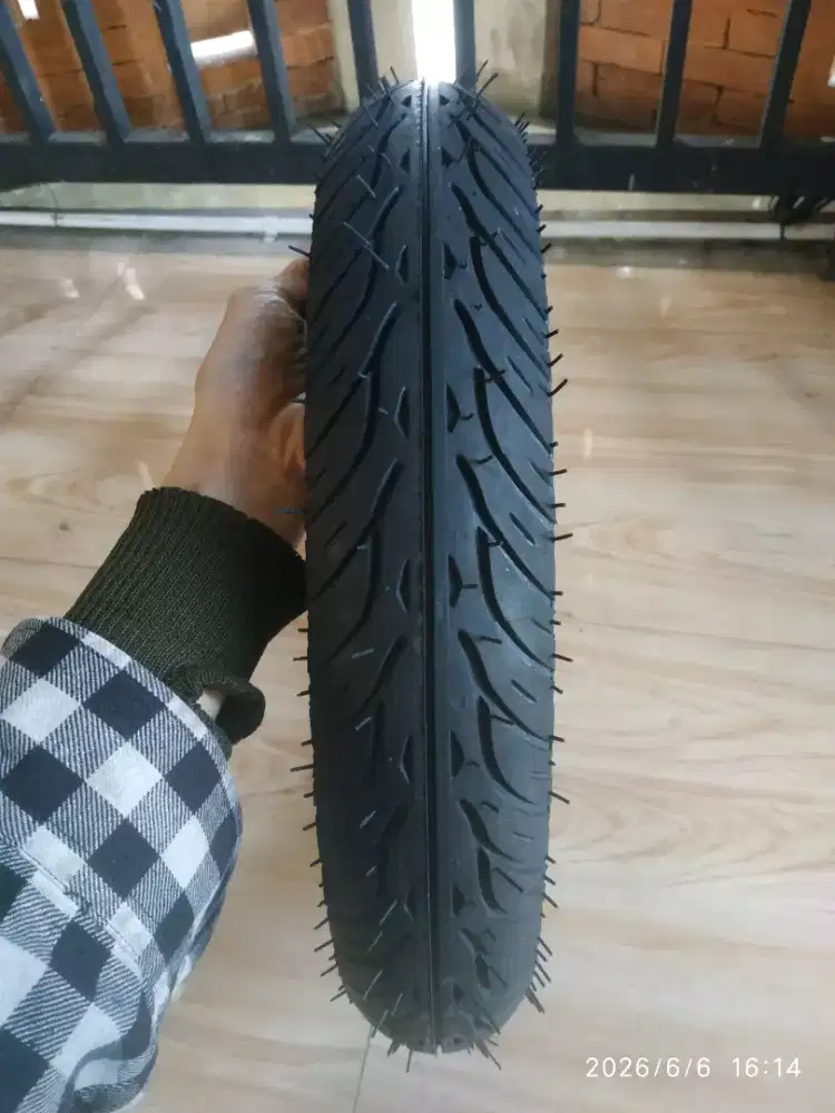 Dua buah Ban Depan Honda Beat Bekas dan Baru