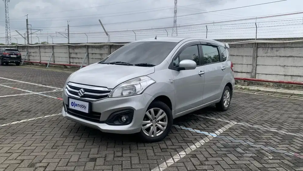 TDP 1 JUTA Suzuki Ertiga 1.4 GL Bensin-AT 2016 Abu CFYNB