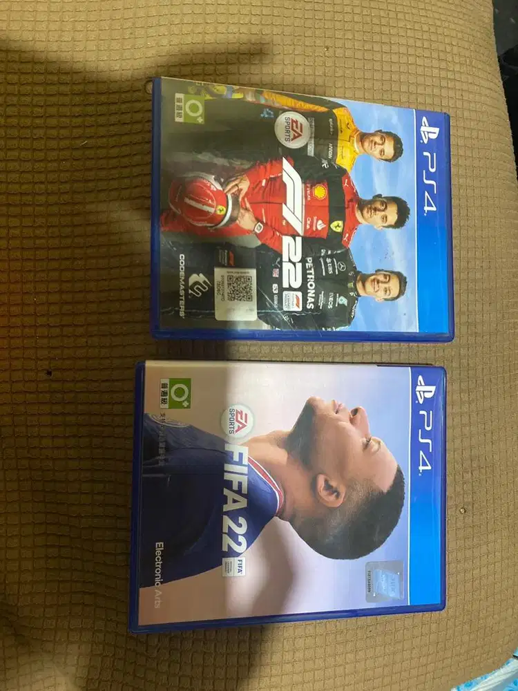 Kaset game PS4 (F122, FIFA21, FIFA22)