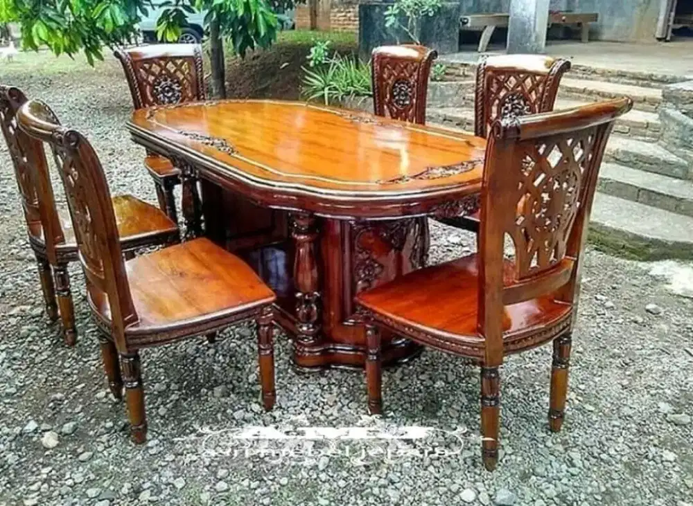Meja makan minimalis jati