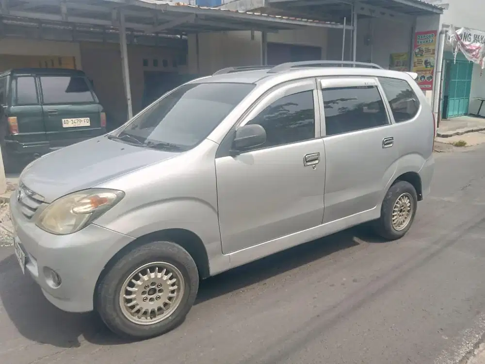 Daihatsu Xenia 2004 Bensin