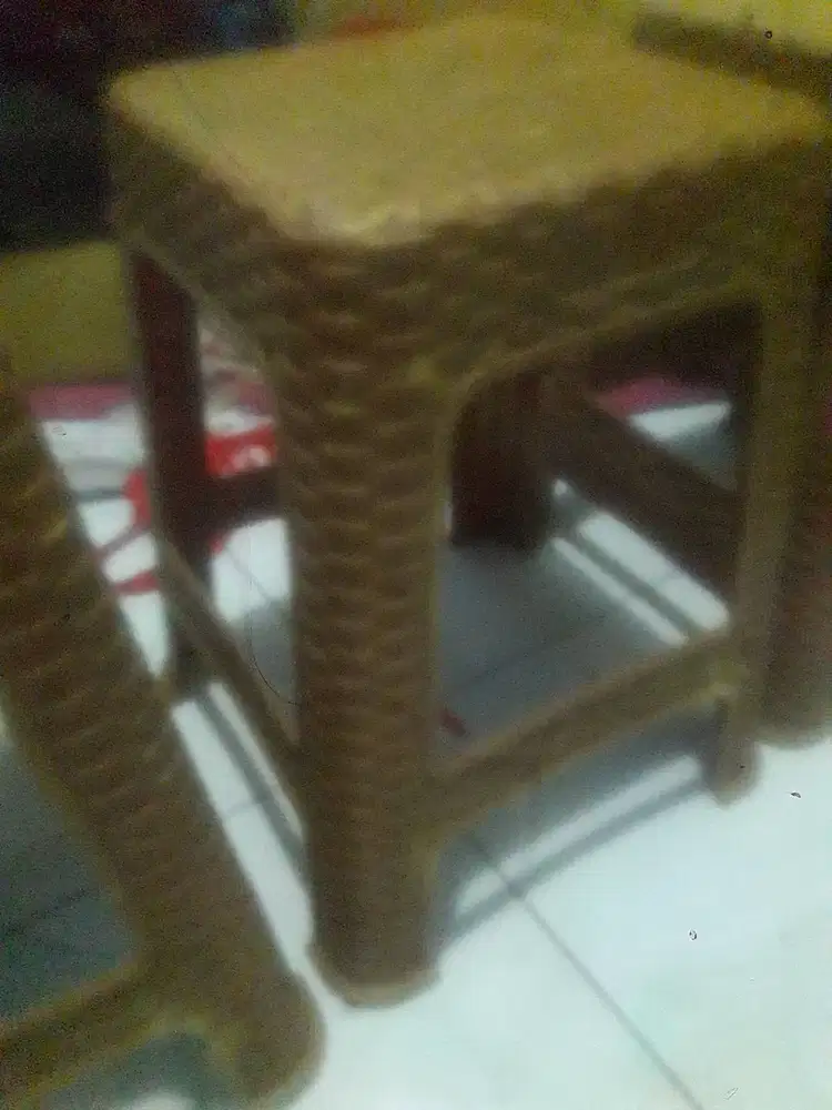 Bangku plastik buat usaha sisa dagangan