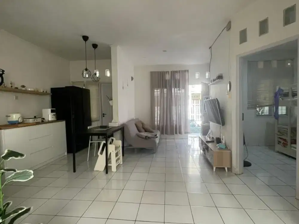Rumah Nyaman Dalam Komplek Arcamanik, Harga Menarik