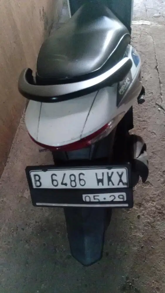 HONDA VARIO 2013 PUTIH LIST BIRU