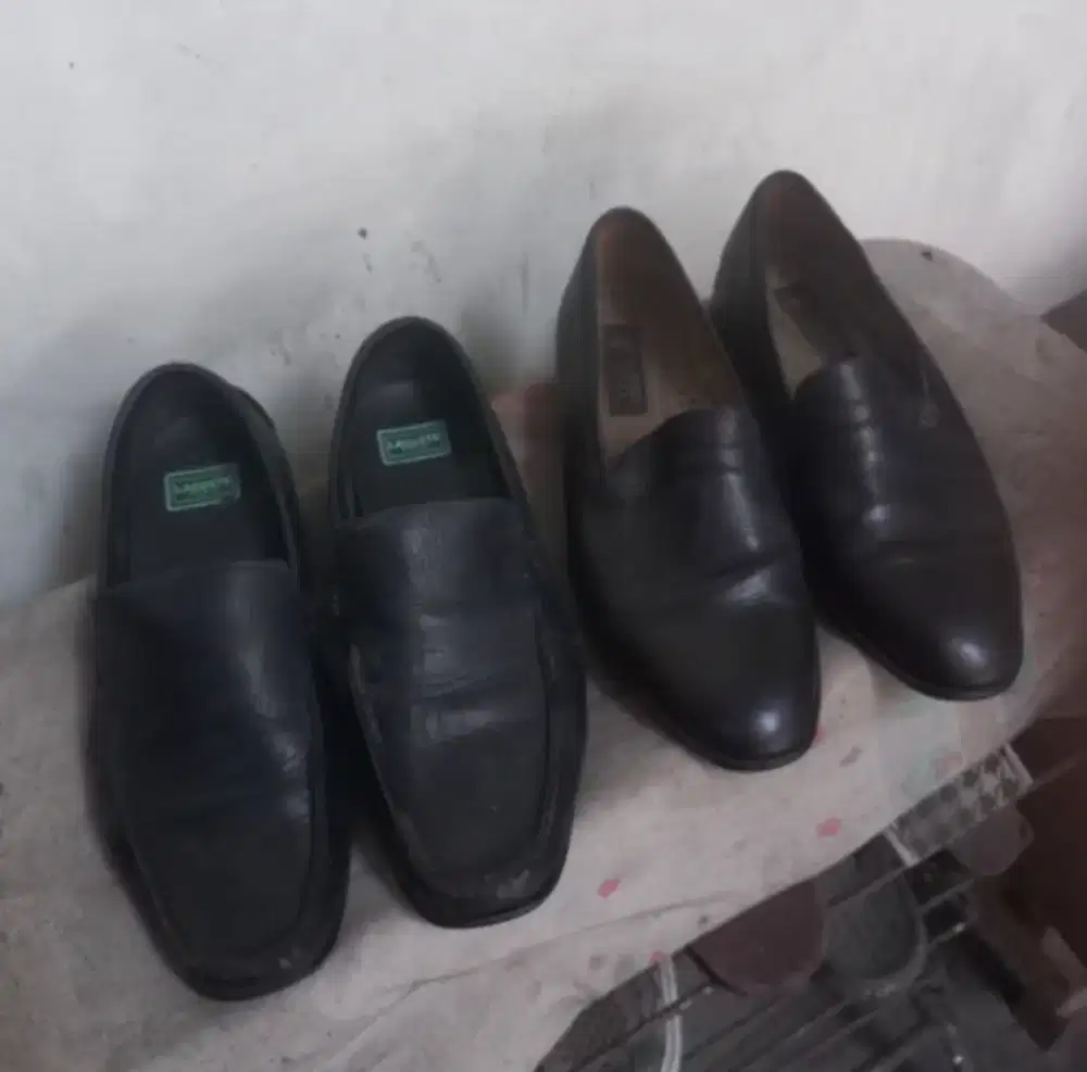 Sepatu slip on 2 pasang merk lacoste dan playboy original.
