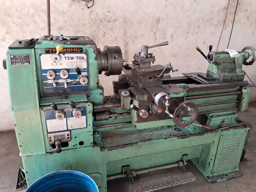 Mesin bubut taiwan