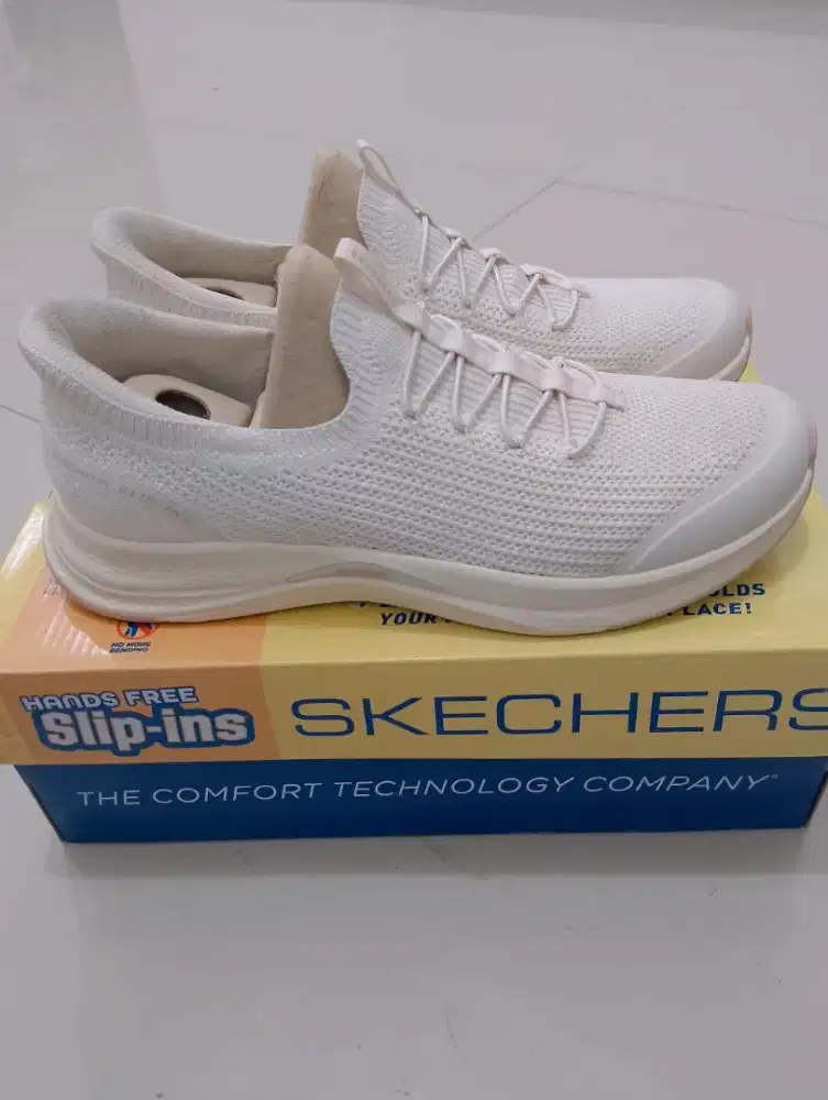 Sepatu cewek Skechers Slip Ins Arch Fit Vista UK 39
