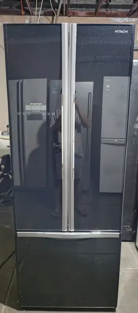 kulkas HITACHI 3 PINTU