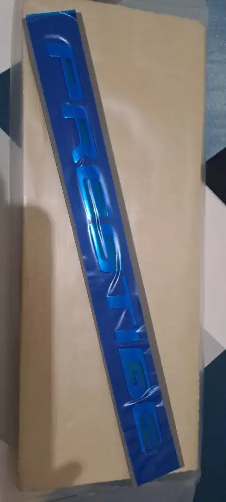 Emblem mobil Honda tulisan prestige