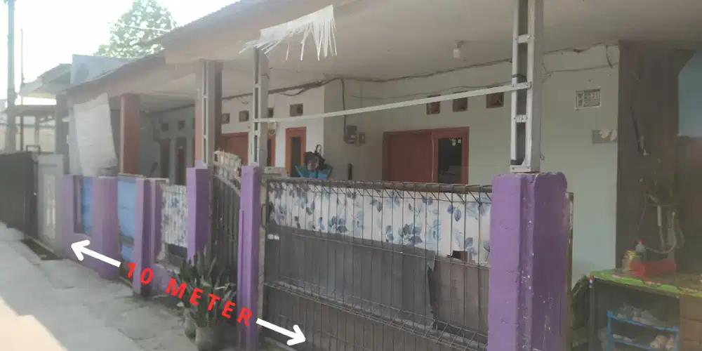 DIJUAL RUMAH (BENTUK KONTRAKAN 3 PINTU) JUAL CEPAT
