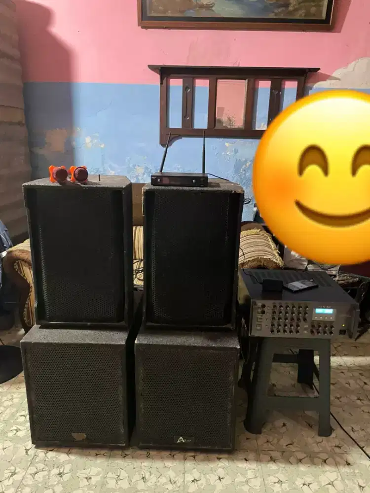 Dijual amplifier merek BMB DA 3700 lengkap dengan speaker dan mic